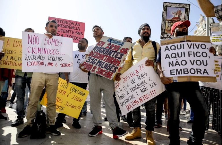 Governo regulariza todos os imigrantes que tenham pedidos pendentes no SEF 10 Sem titulo
